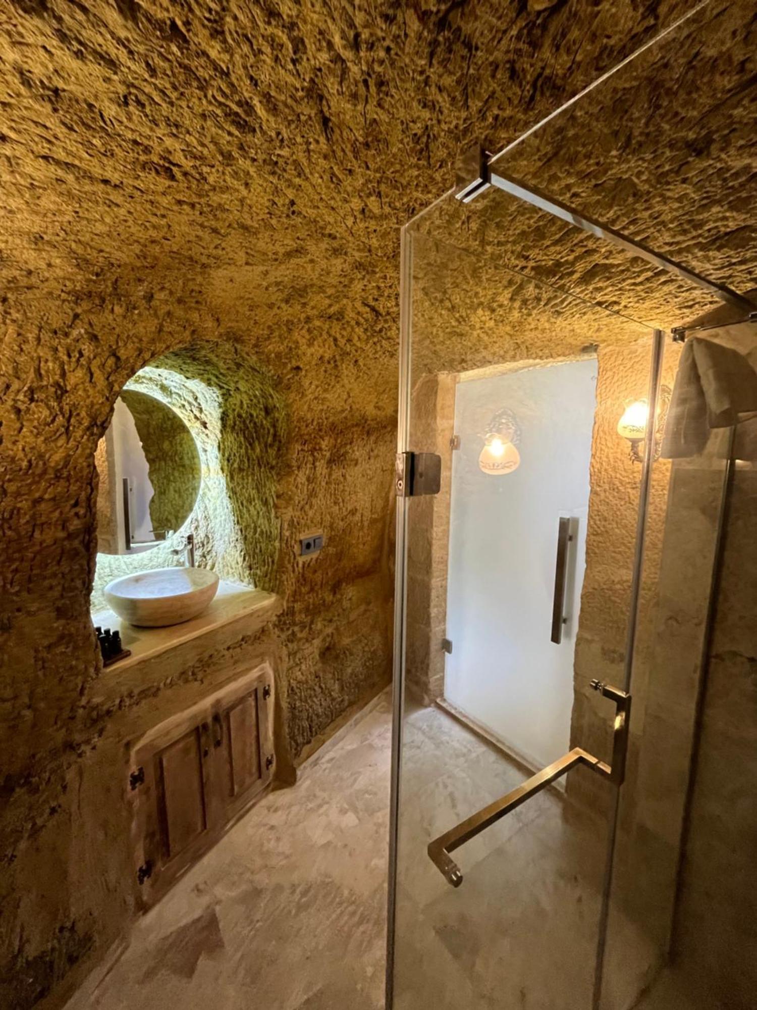 فندق Chakra Special Caves أوروغوبْ المظهر الخارجي الصورة